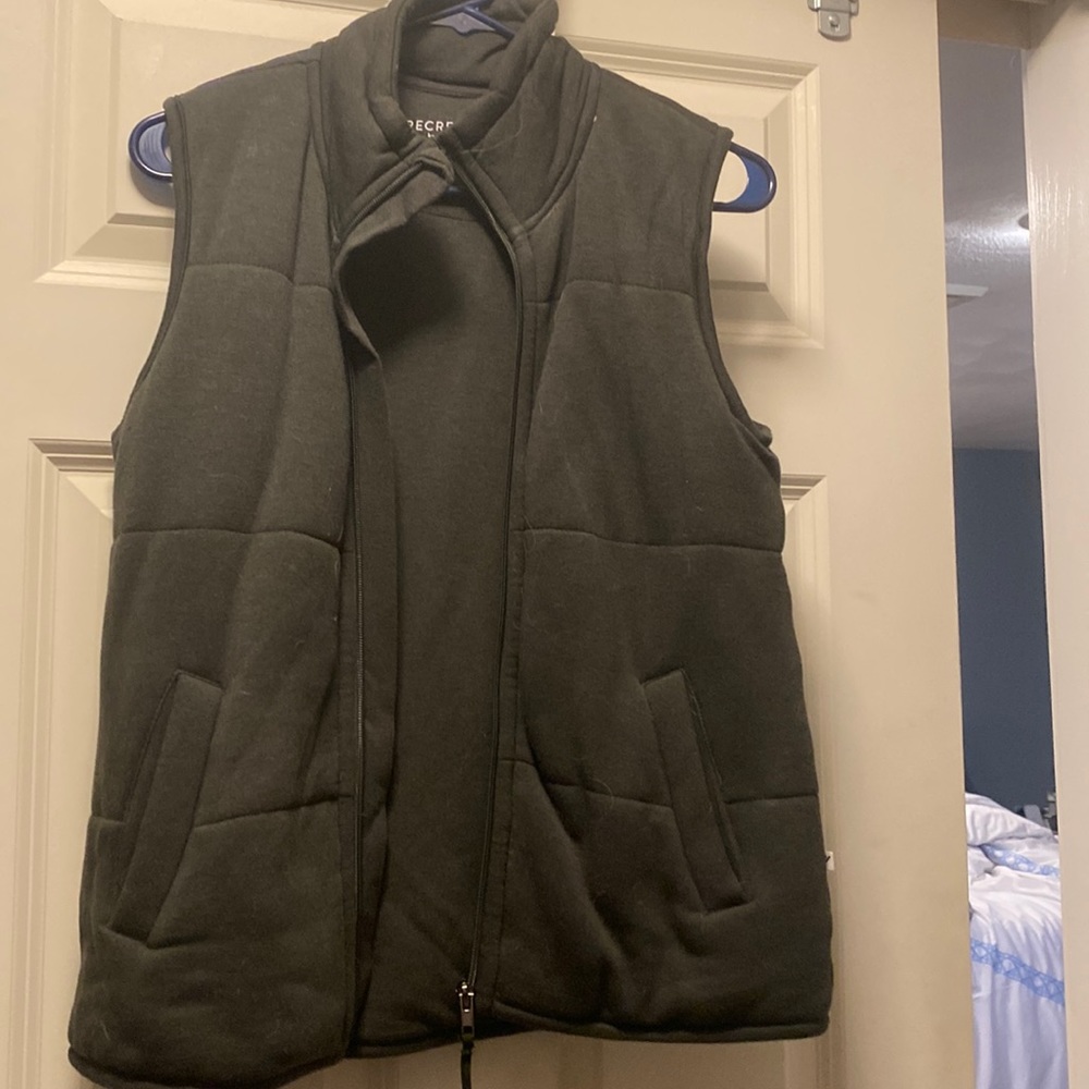 Green vest size small